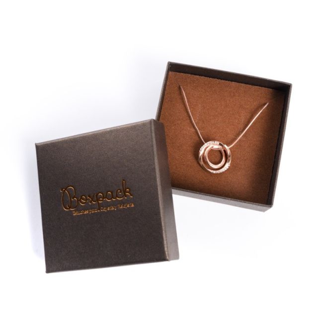 Cartón para conjunto de colgante de joyería y bisutería 86x86x33 Mm color marron Q-81-M