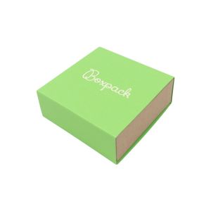 Caja de cartón para colgante o conjunto color verde 83x83x33 mm SL-81-VE-K