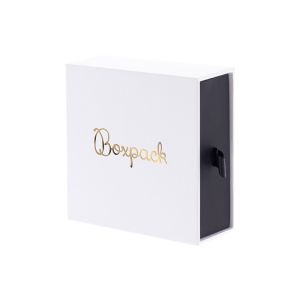 Caja de cartón para colgante y pendientes color blanco 90x87x39 mm PB-3-B