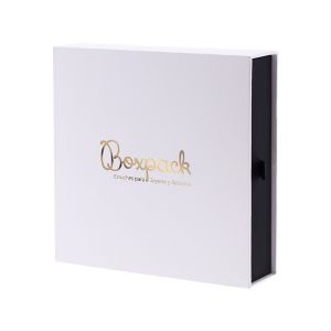 Caja de cartón para collar o conjunto color blanco 152x150x39 mm PB-5-B