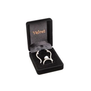 Estuche flocado negro para colgante 61x78x31 mm. V-3-J