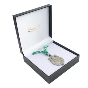 Estuche polipiel azul para medalla con cordon 160x160x53 mm. J-02-MC-A