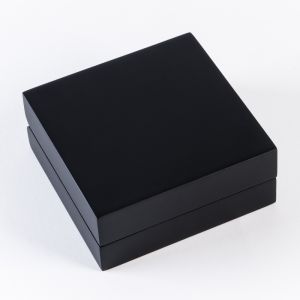 Estuche de madera para colgante color negro 90x90x36 mm CU-4-N