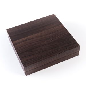 Estuche de madera para collar color nogal 185x185x42 mm CU-7-M