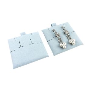 Taco de microfibra azul cielo para pendientes omega de joyería y bisutería. T-M2-AC