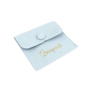 Bolsa de microfibra azul cielo con cierre de solapa y botón para joyería y bisutería. M-502-AC