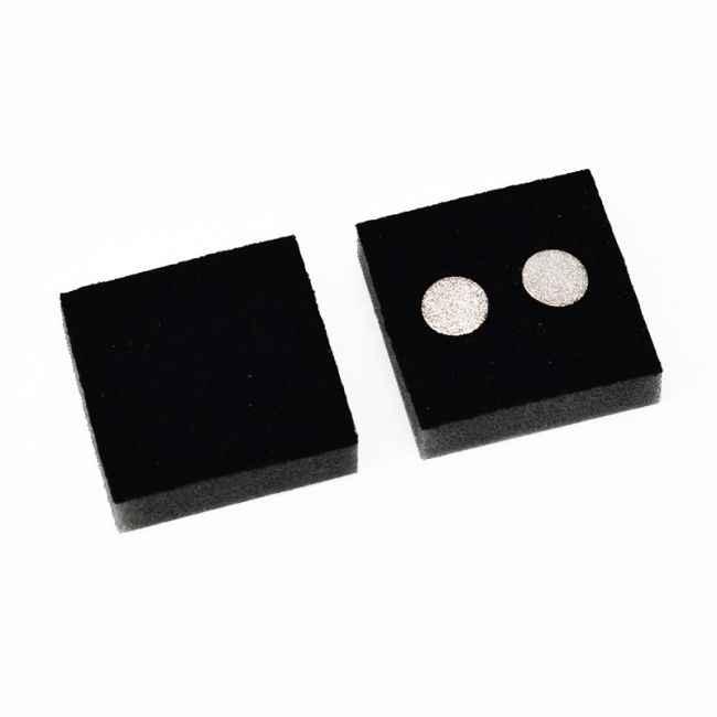 ESPUMA PARA PENDIENTES COLOR NEGRO 37x37x8 mm IE-41-N-8