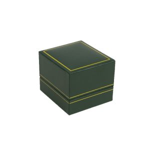 Estuche polipiel verde para pin 47x53x40 mm. J-06-PI-V