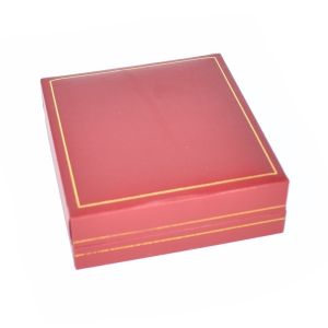 Estuche polipiel rojo para colgante 87x91x30 mm. J-09-C-R