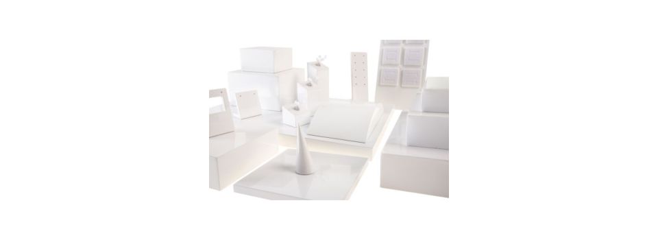 Expositores Madera Lacada